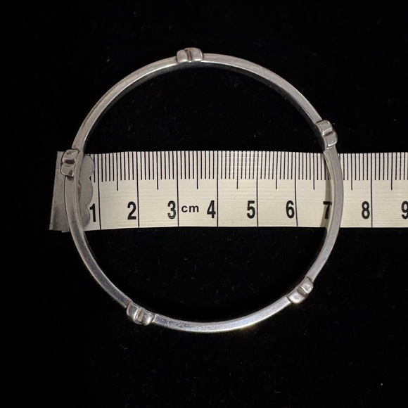 Tiffany & Co Silver Signature X Bracelet Bangle
Rare Classic - Picture 8 of 9